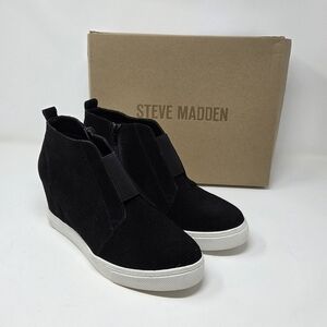 Steve Madden Black Flavy Suede Wedge Zip Sneaker  Size 9